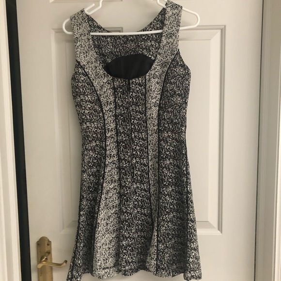 Black and cream H&M dress size 4 - Picture 5 of 5